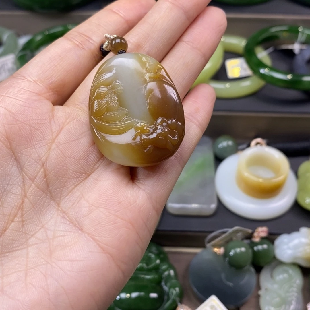 和田玉未镶嵌挂件