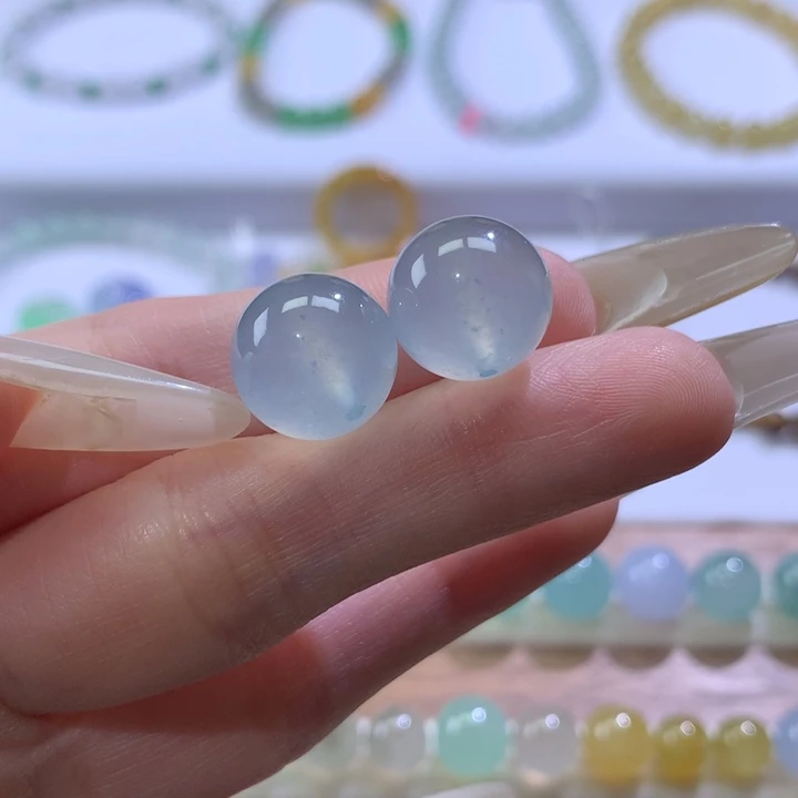 翡翠未镶嵌颈饰卡12.8