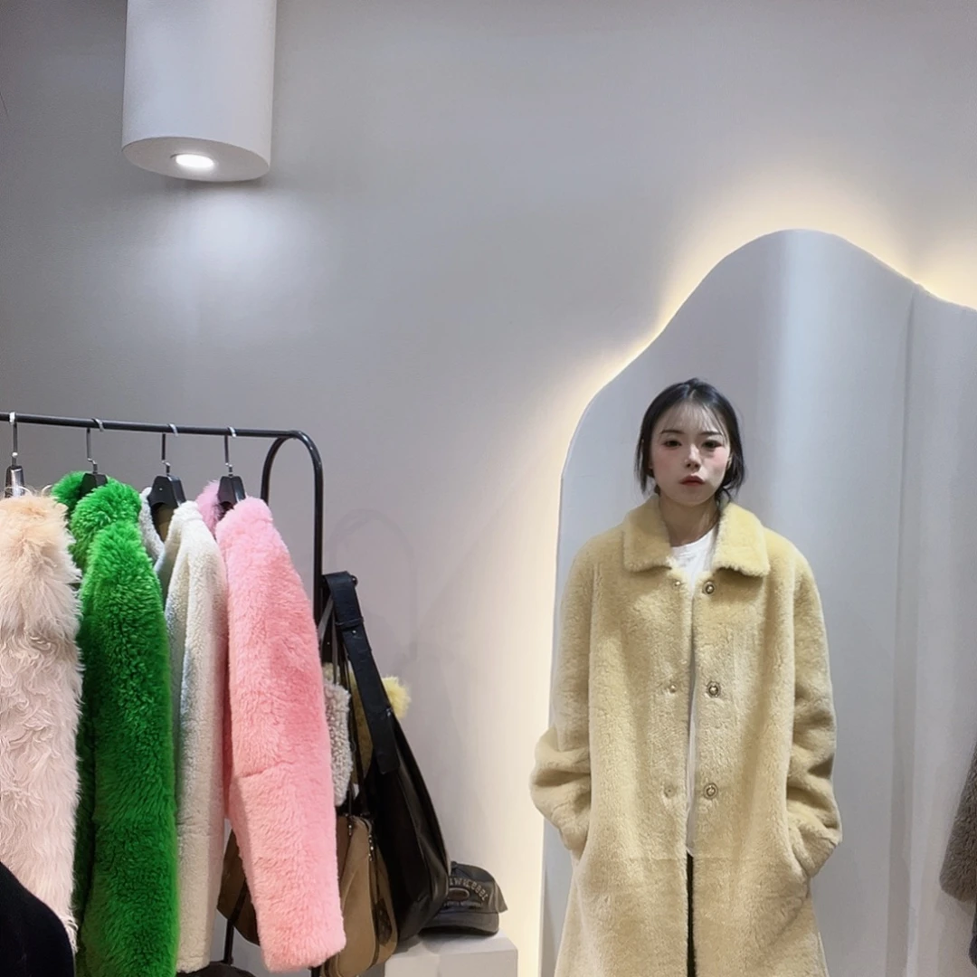 真皮皮毛一体外套224-149。125斤内