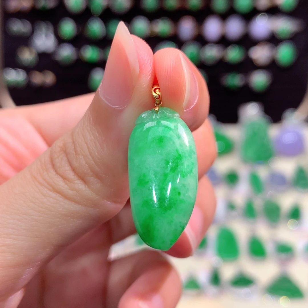 翡翠18K金镶嵌颈饰翡翠