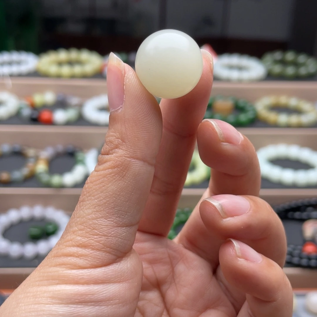 和田玉手链未镶嵌卡18