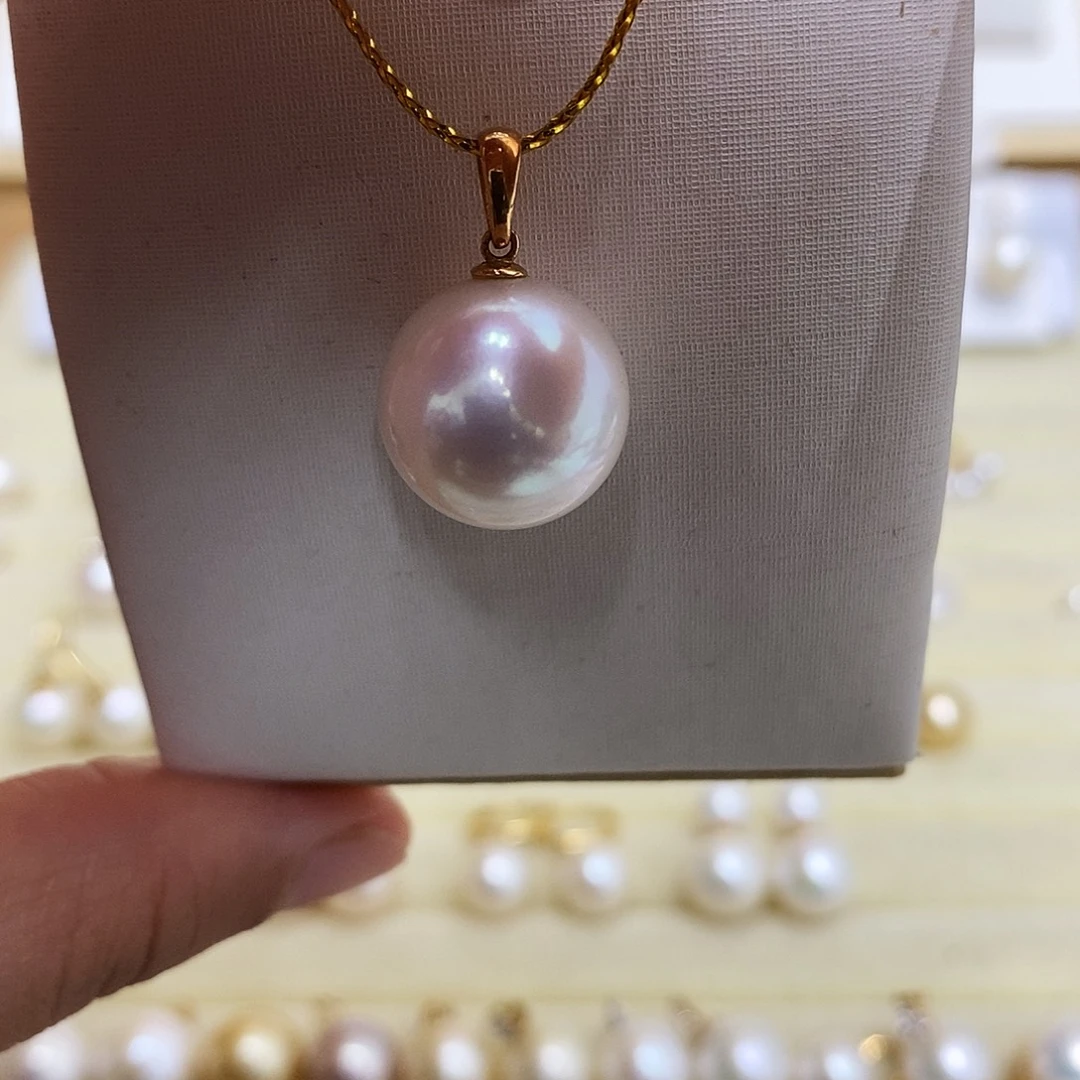 18K金镶嵌淡水珍珠吊坠(不含链)