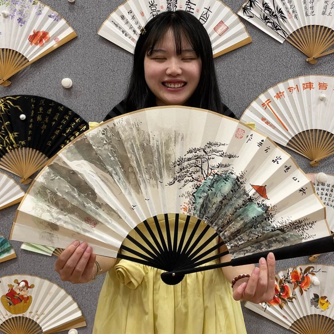 国画10寸-仿乌木福利折扇（默认粘好）