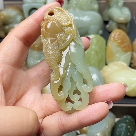 颈饰未镶嵌和田玉