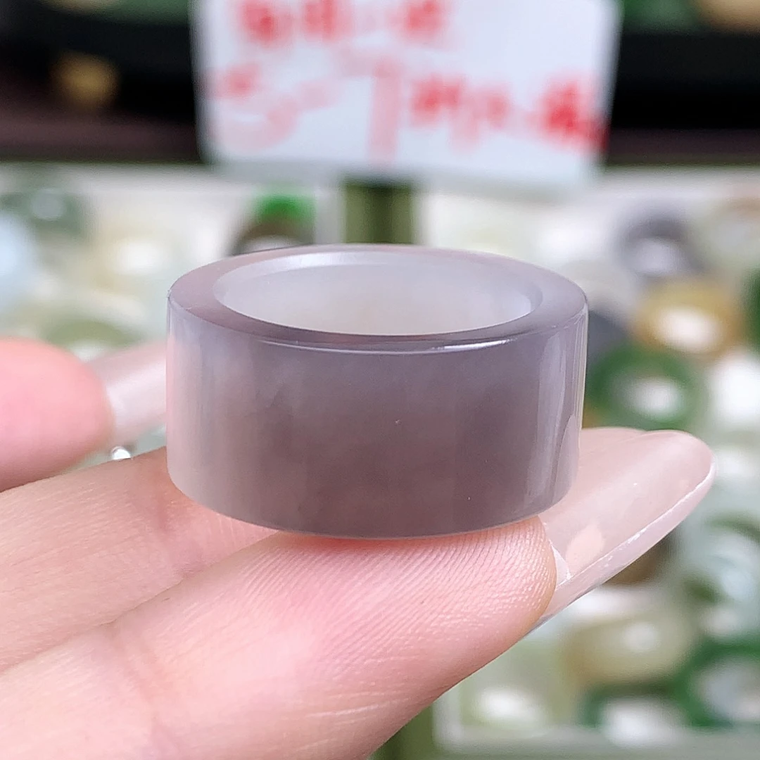 未镶嵌戒指和田玉