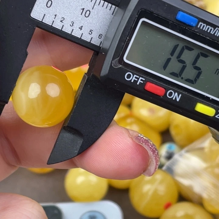 琥珀未镶嵌裸石微瑕365