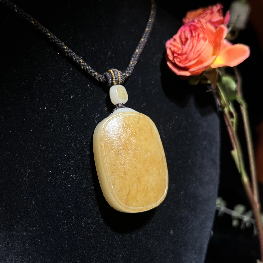 盛石「秋梨沁」“满皮”新疆和田玉籽玉满背秋梨皮52g无事牌