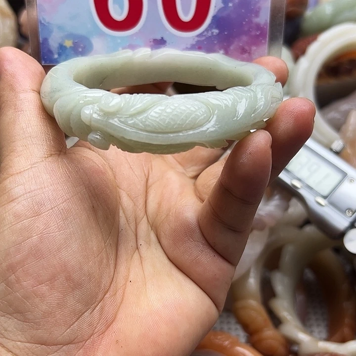 未镶嵌手镯石英岩玉