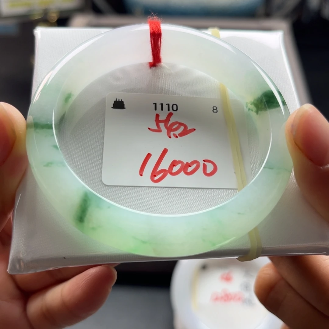 翡翠未镶嵌手镯54正圈，高货微瑕大漏