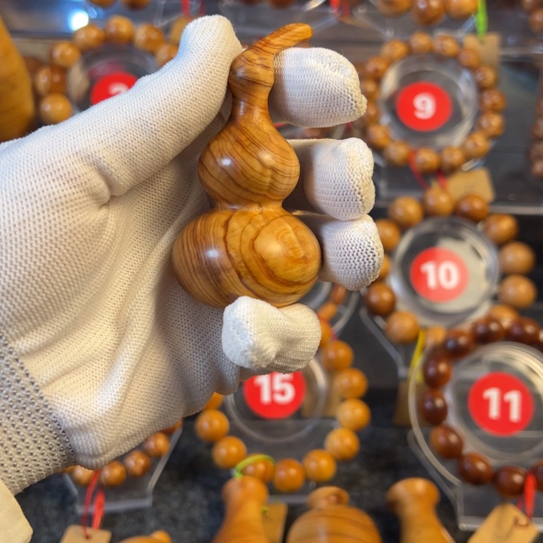 喜***）柏木（崖柏）崖柏葫芦手把件