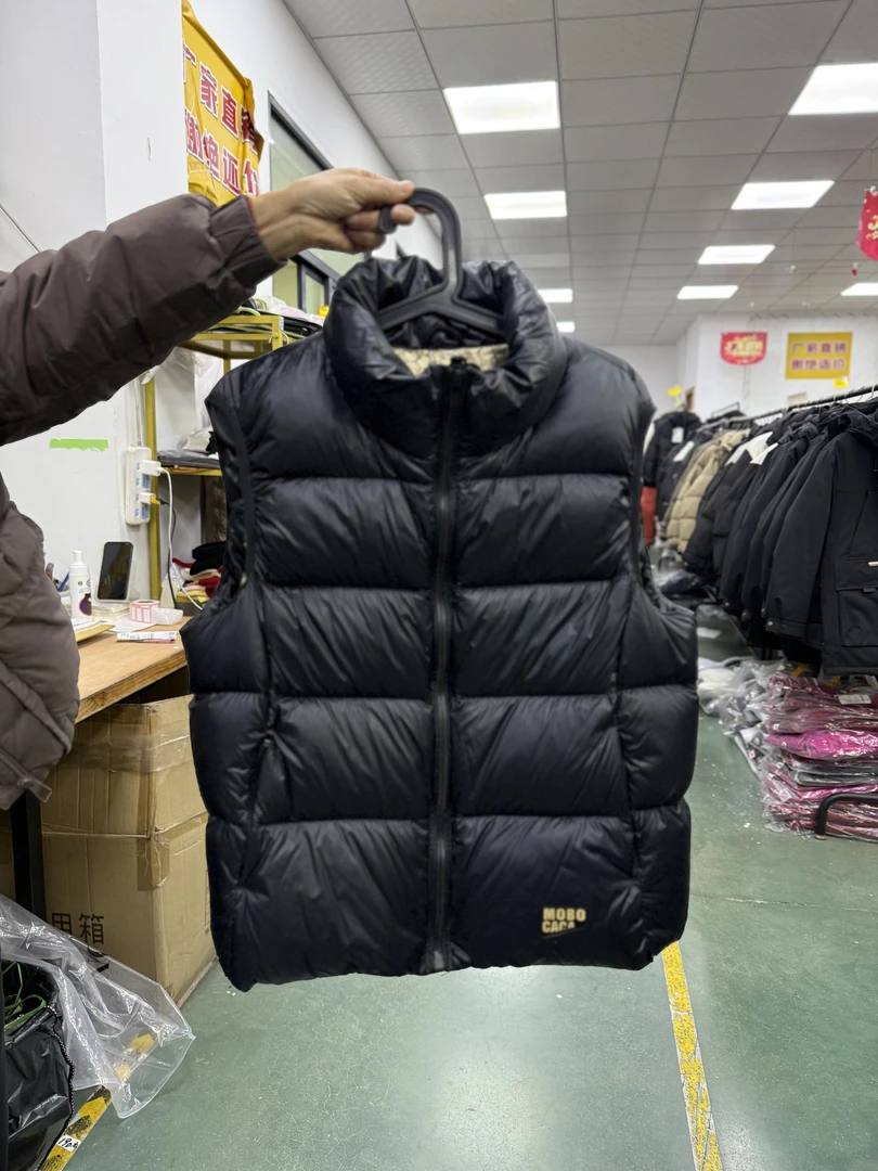 马甲90白鸭绒男女同款黑金