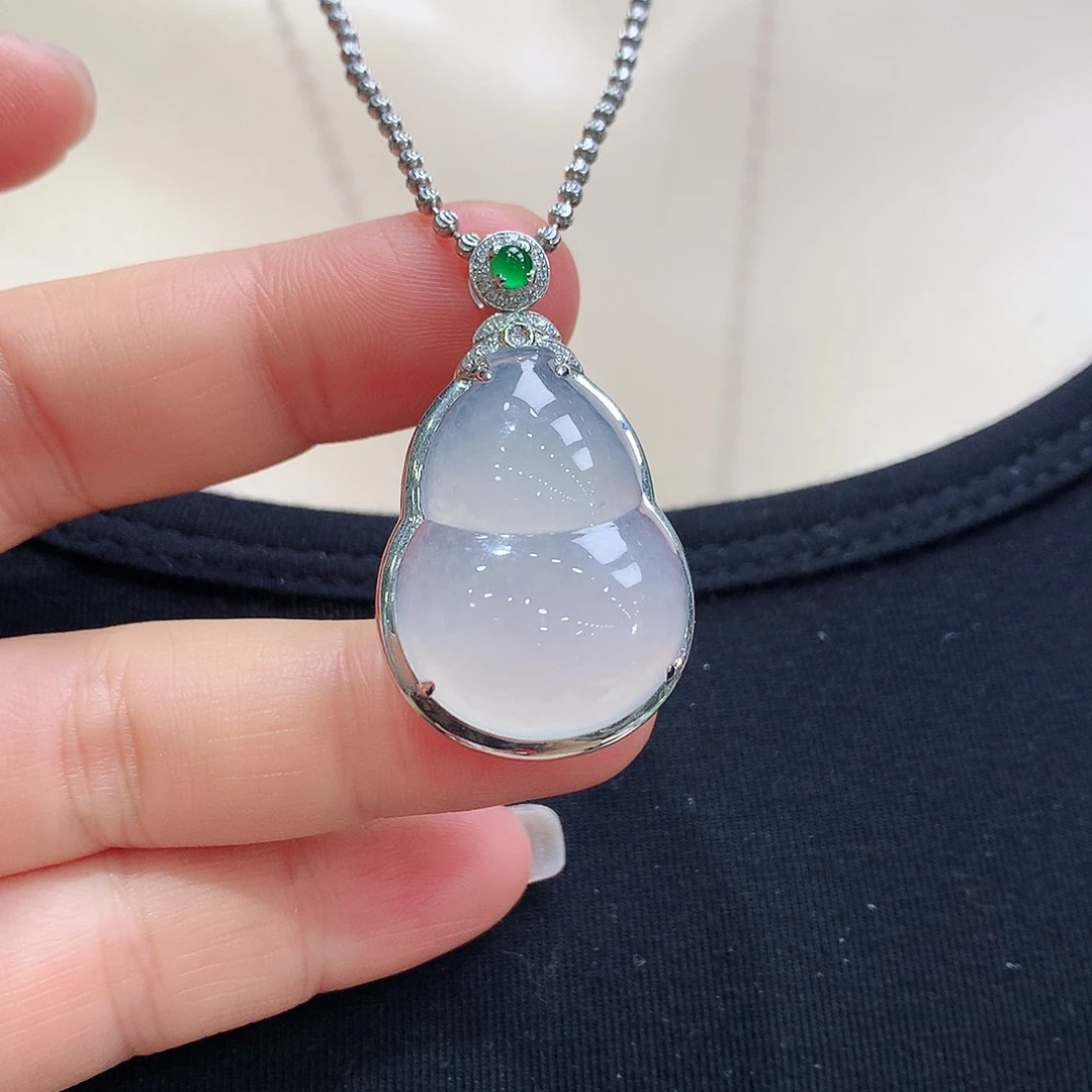 翡翠颈饰18K金镶嵌葫芦