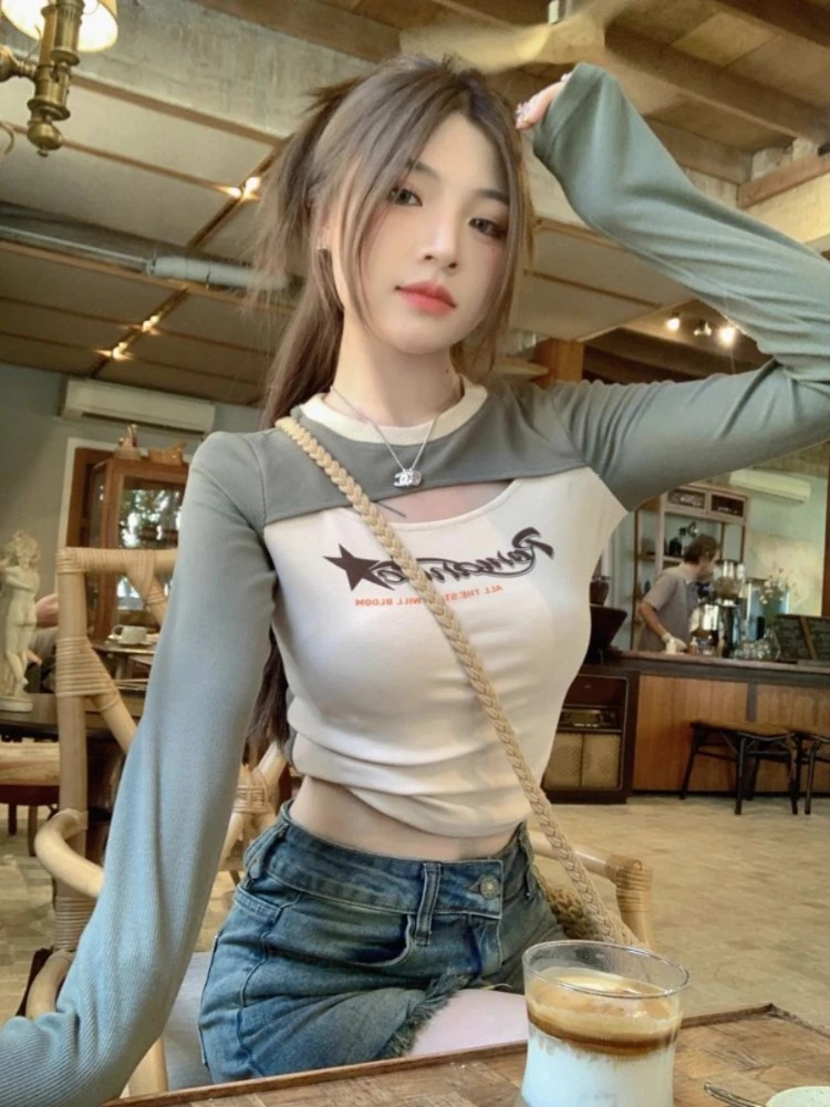 辣妹复古设计感镂空长袖t恤女秋季新款修身显瘦字母短款小众上衣