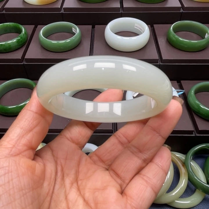 和田玉未镶嵌手镯59.60