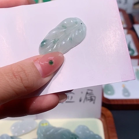 颈饰未镶嵌翡翠叶子
