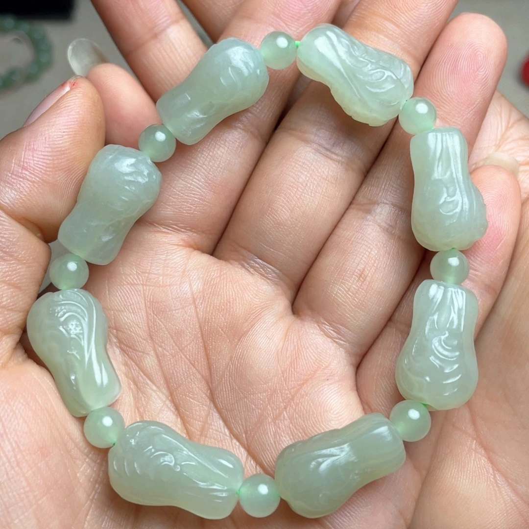 红***程颈饰未镶嵌和田玉