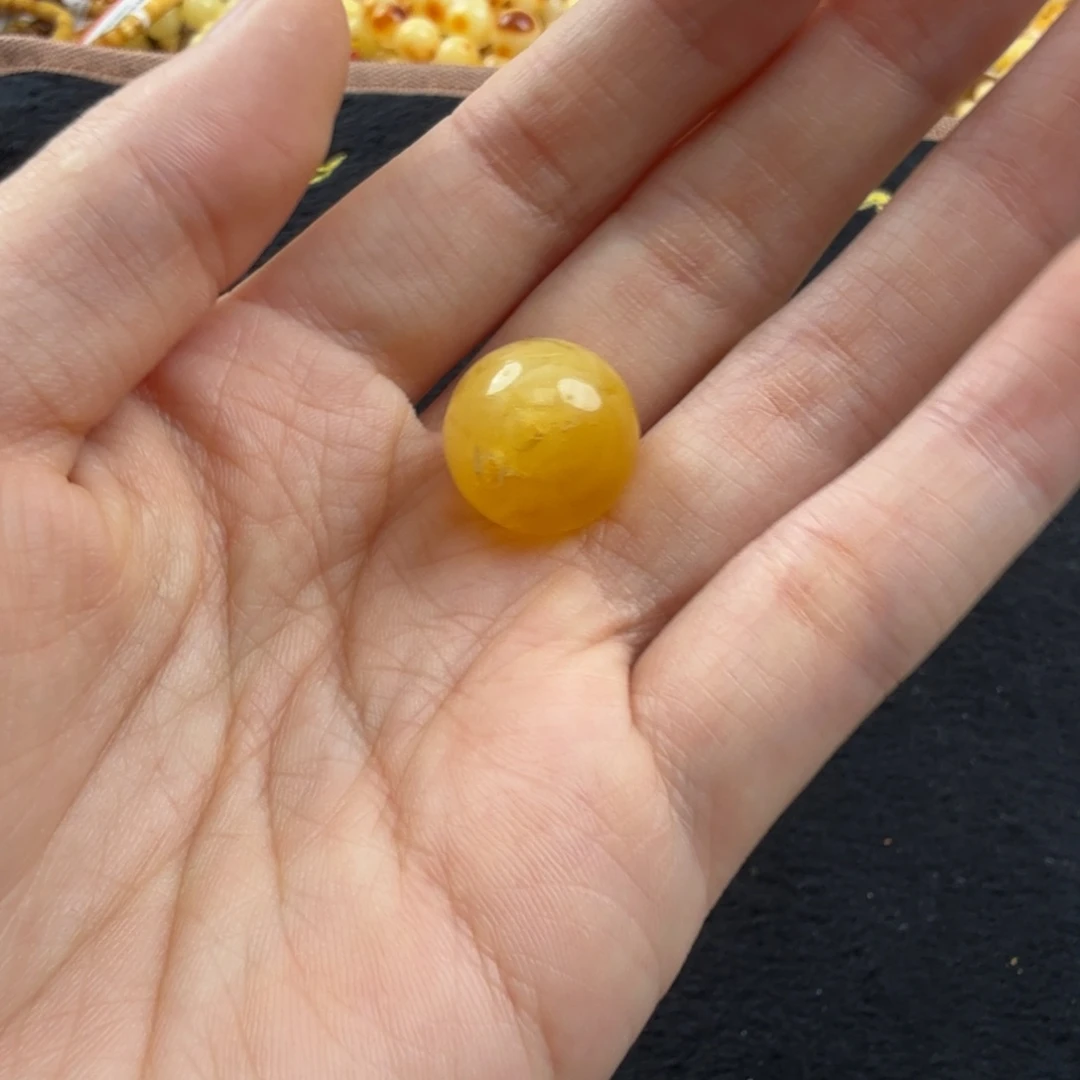 未镶嵌琥珀珠宝奇石