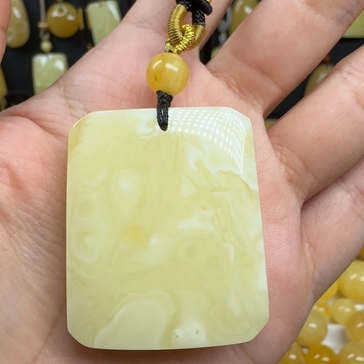 蜜蜡未镶嵌珠宝奇石