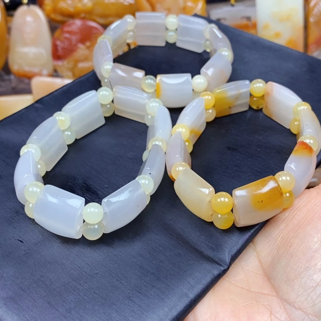 石英质玉（黄龙玉）颈饰未镶嵌