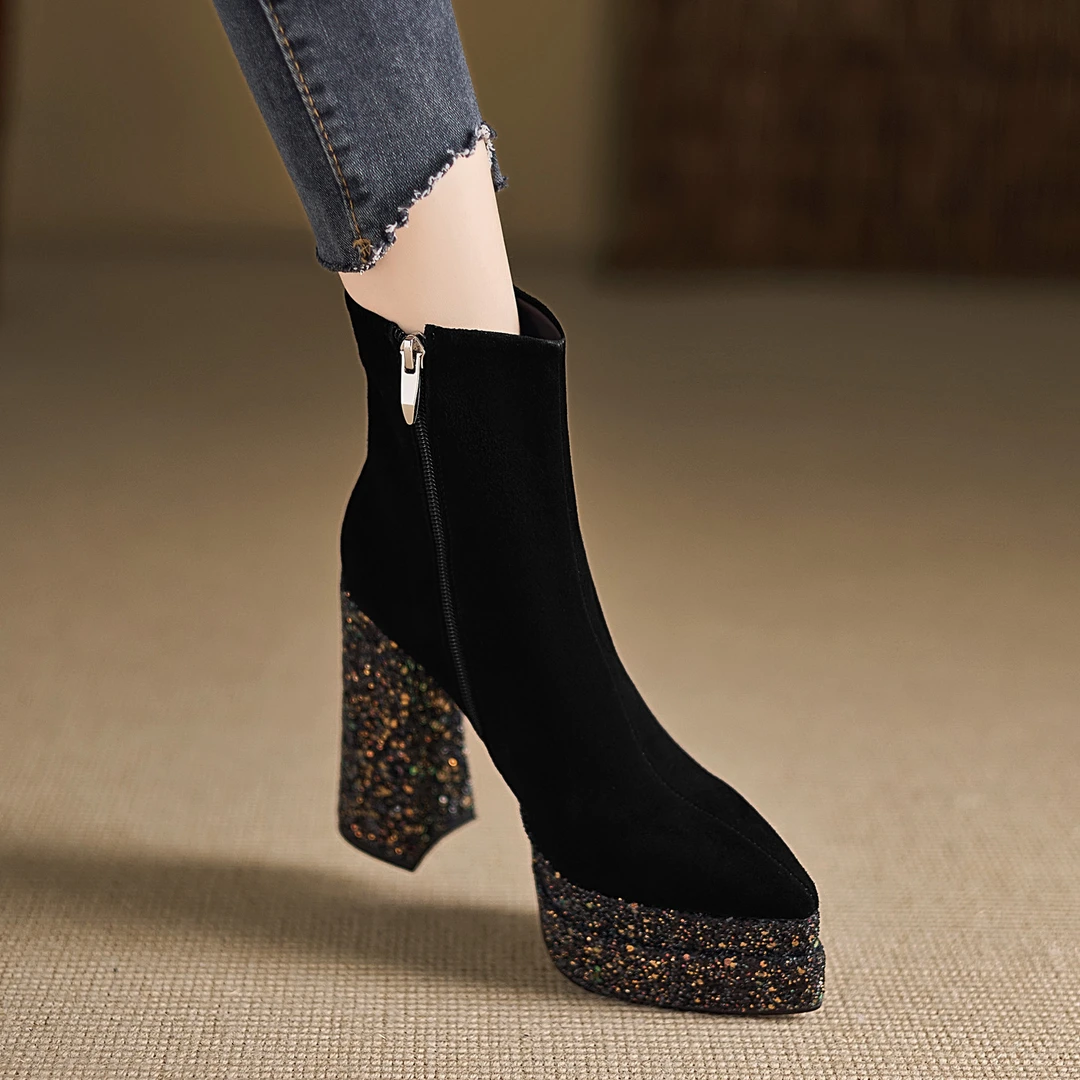 修悦~13cm小众设计防水台超高跟时装靴性感尖头粗跟欧美气质短靴