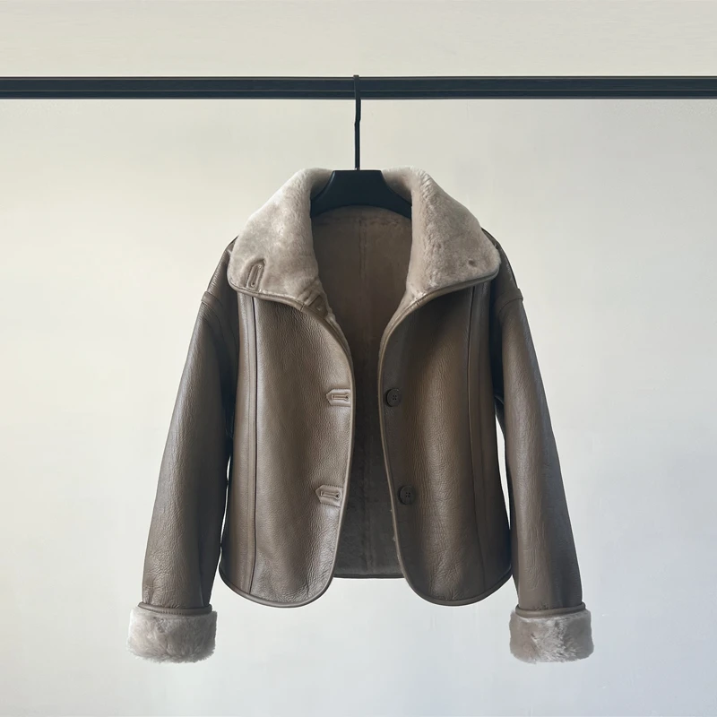 JL2559美利奴皮毛一体外套女短款单排扣两面穿真皮羊羔毛皮草