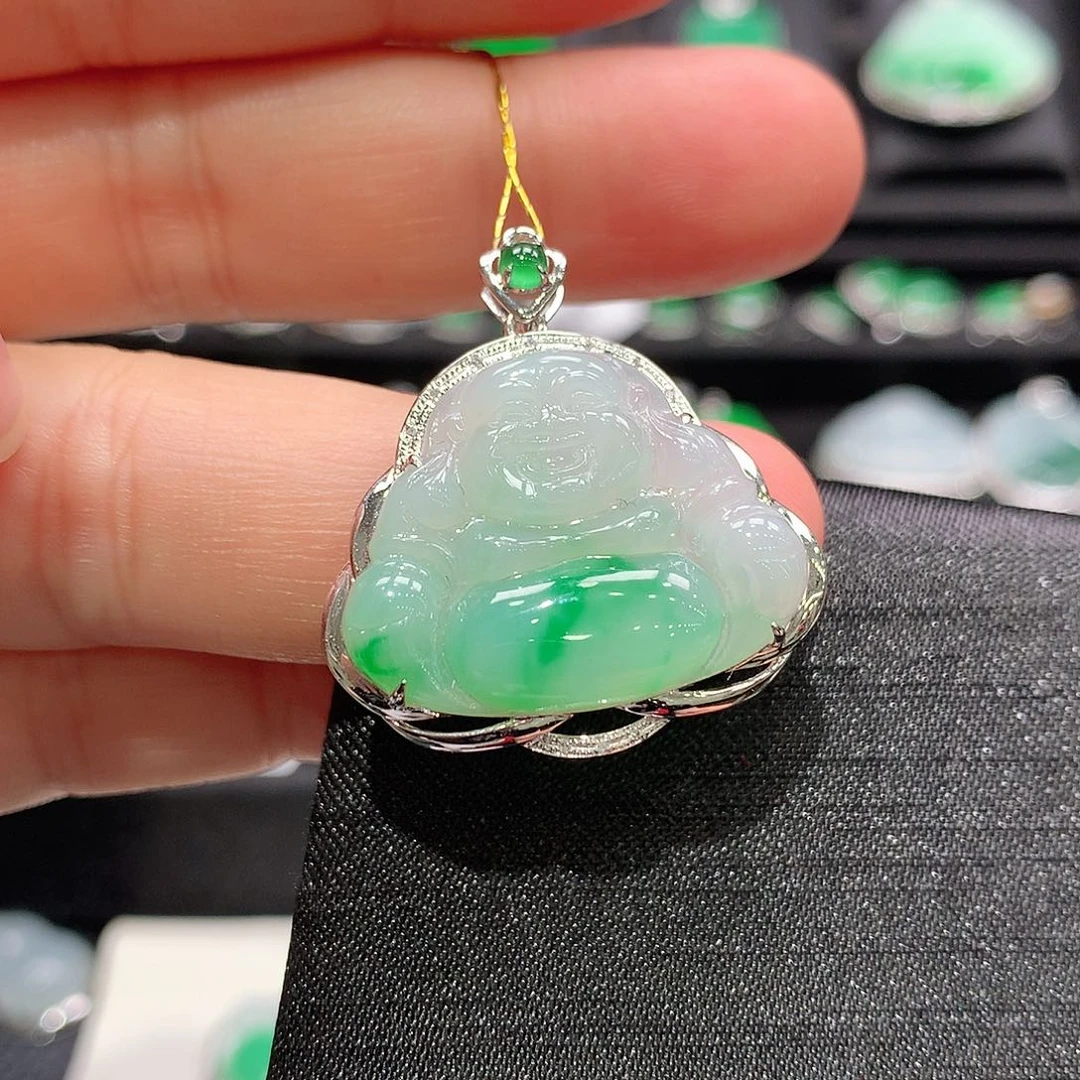 翡翠18K金镶嵌颈饰佛公