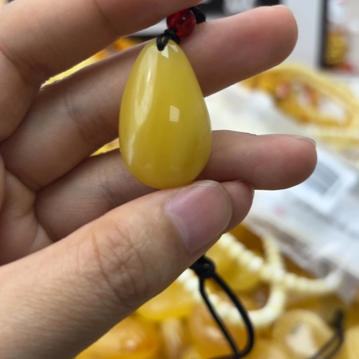 未镶嵌蜜蜡珠宝奇石