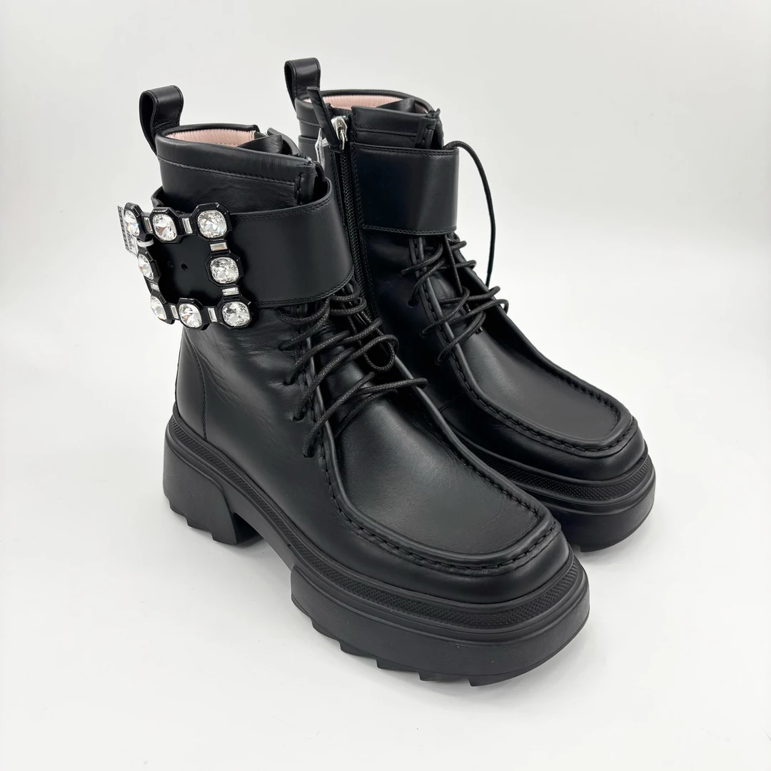 99新 Roger Vivier/罗杰·维威耶 35码/钻扣厚底短靴/P0131