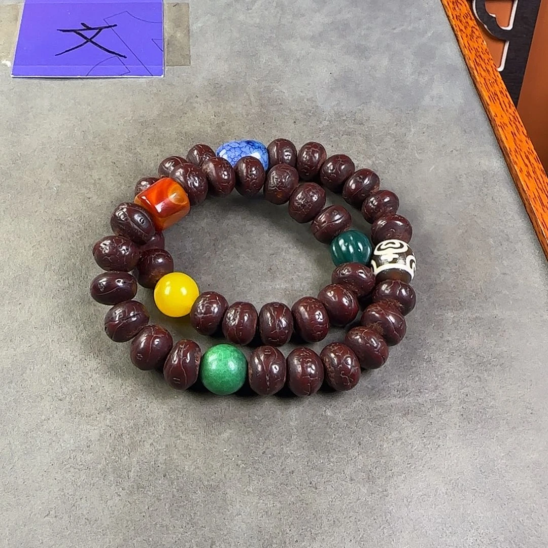 凤眼菩提吊坠手持