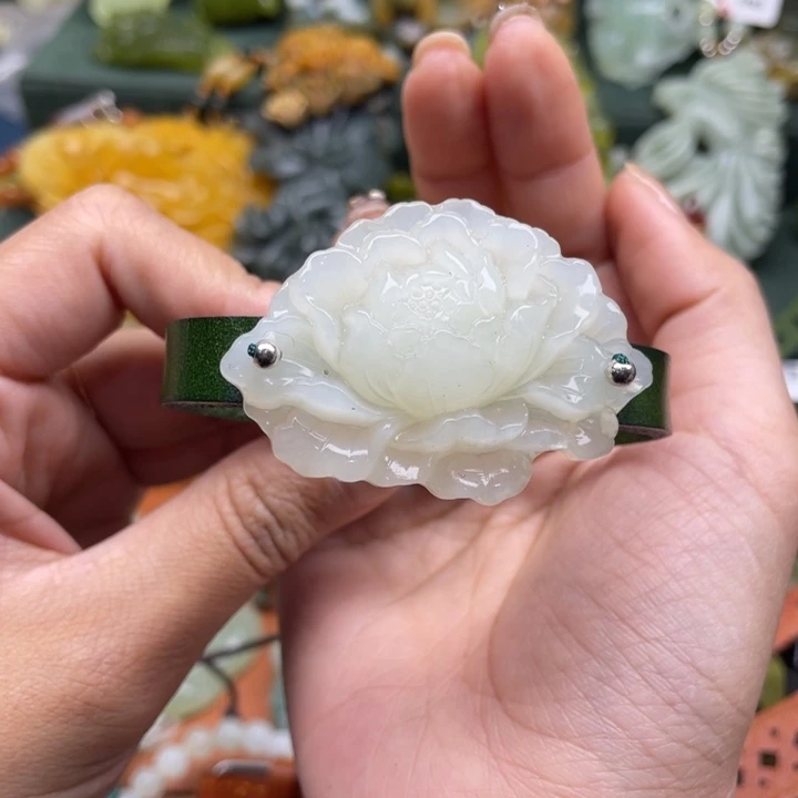 蛇纹石玉手牌合金不***屁
