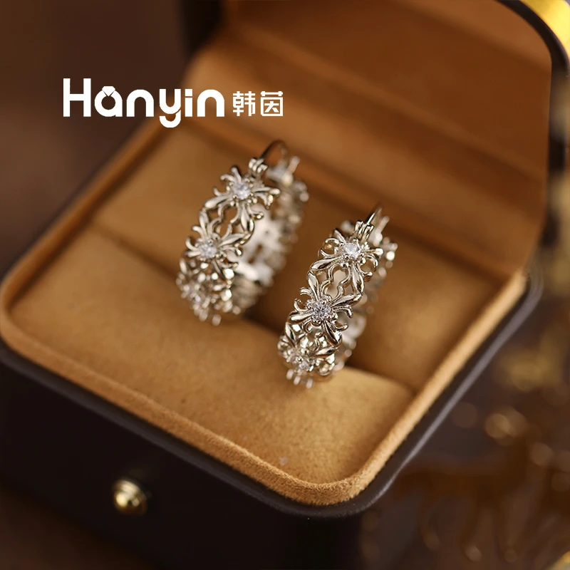 铜合金耳饰 925银针时尚百搭爱心花朵C形耳扣小众设计感