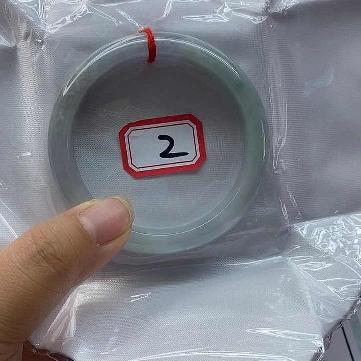 *****翡翠手镯未镶嵌翡翠