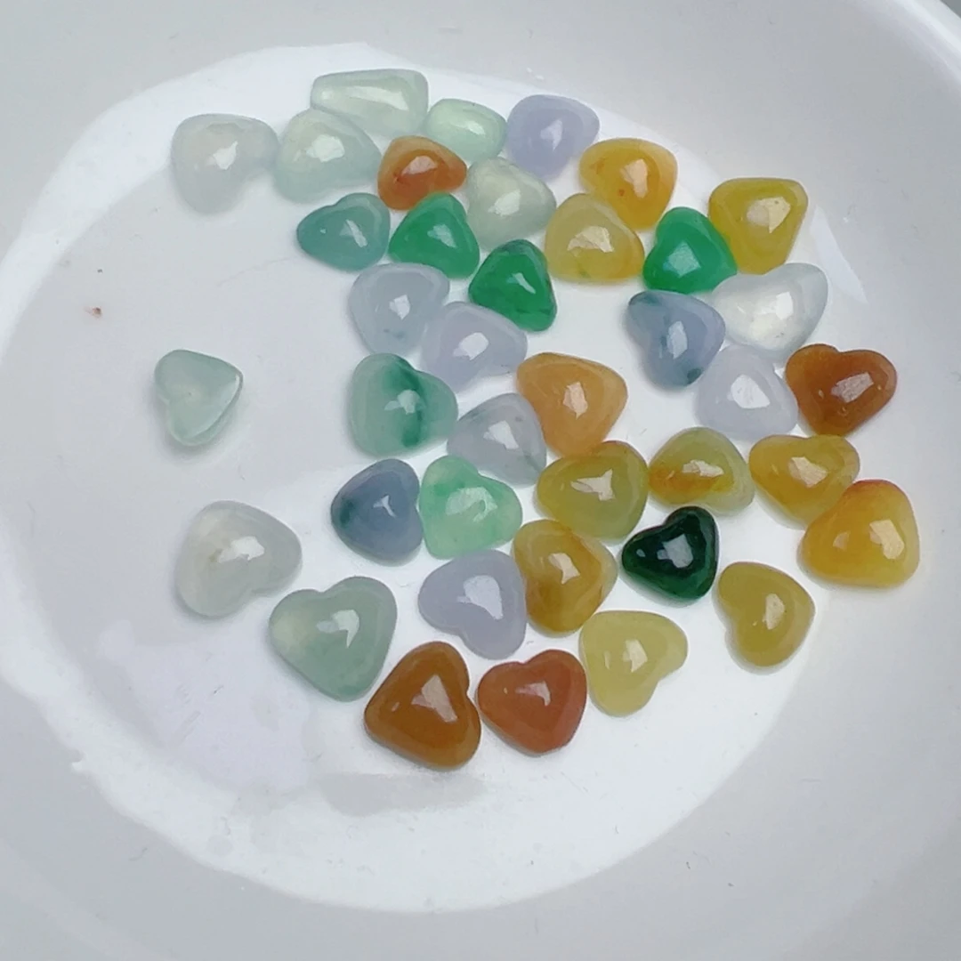 翡翠散珠爱心一个