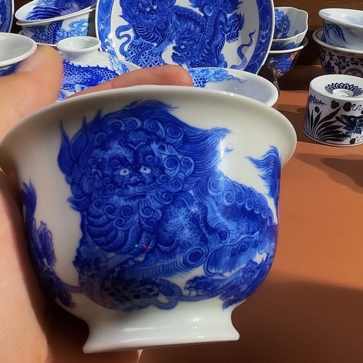 起****青花手工手绘狮子盖碗
