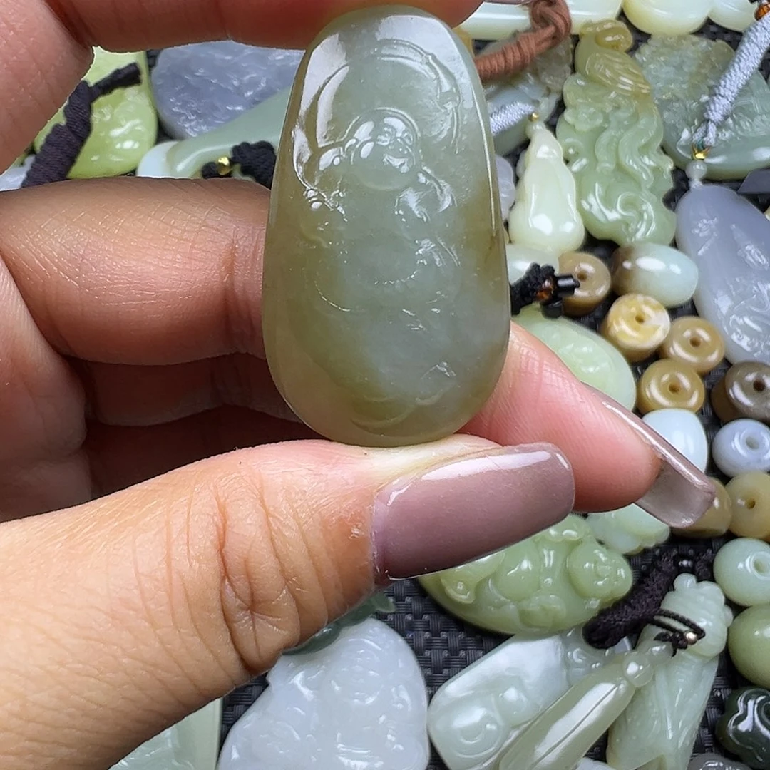 和田玉未镶嵌颈饰卡40