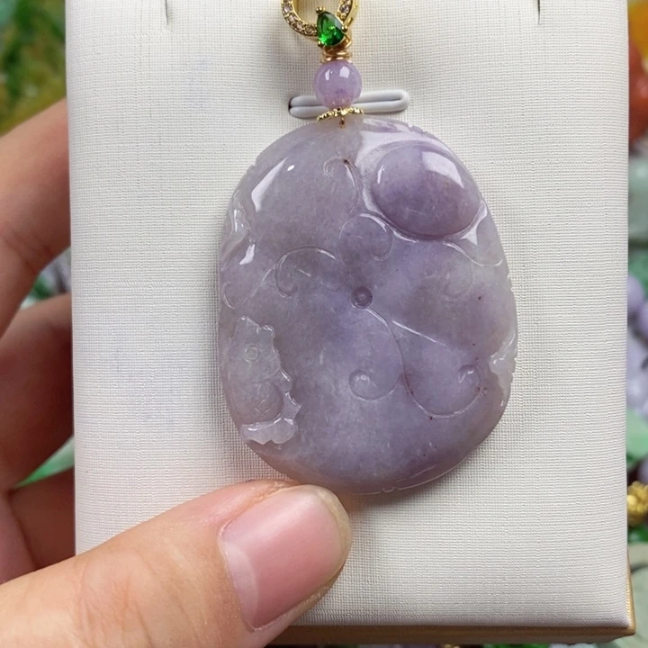 翡翠未镶嵌吊坠(赠链)
