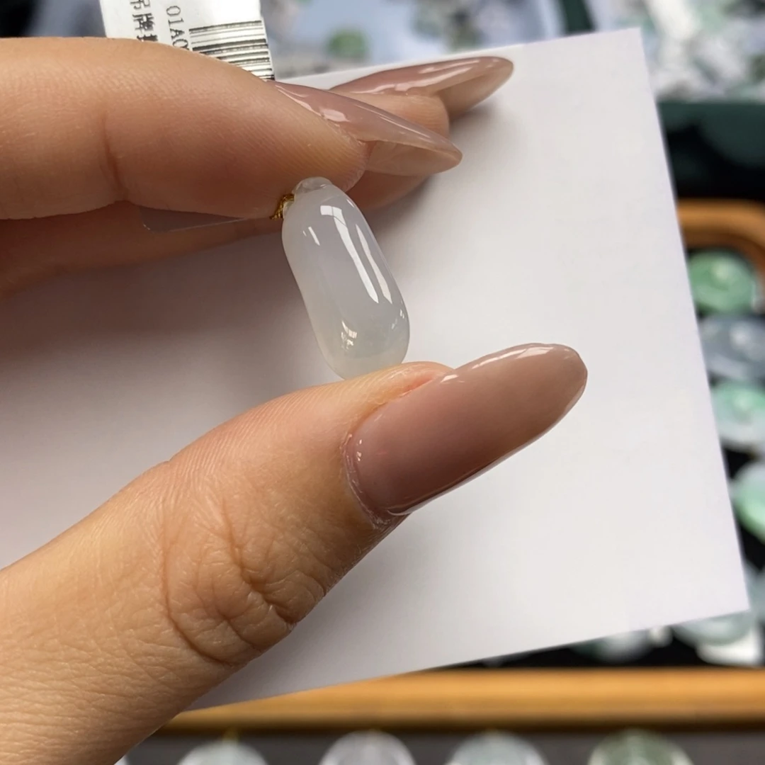颈饰未镶嵌翡翠福瓜