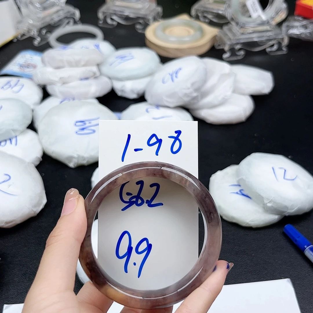 未镶嵌手镯石英质玉1.98