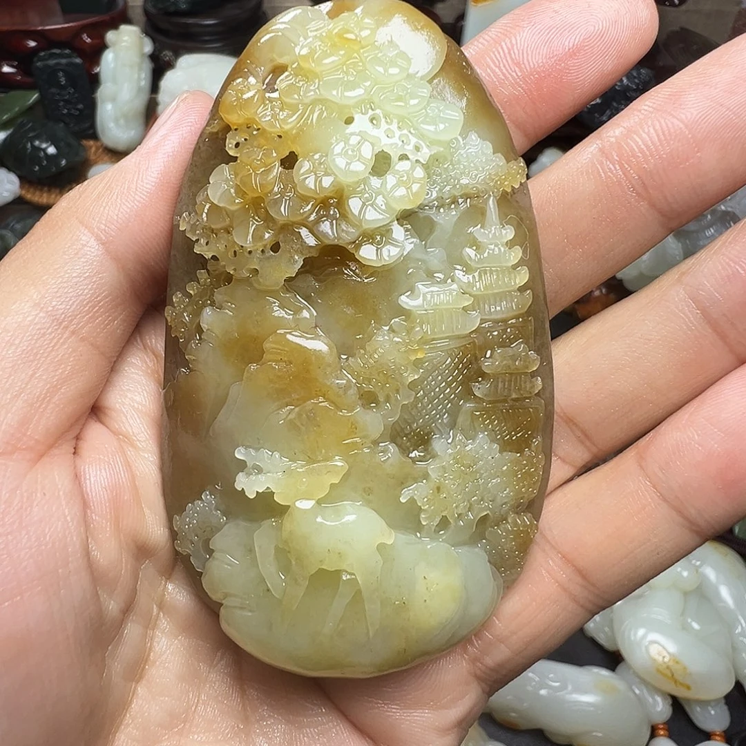 和田玉未镶嵌把件