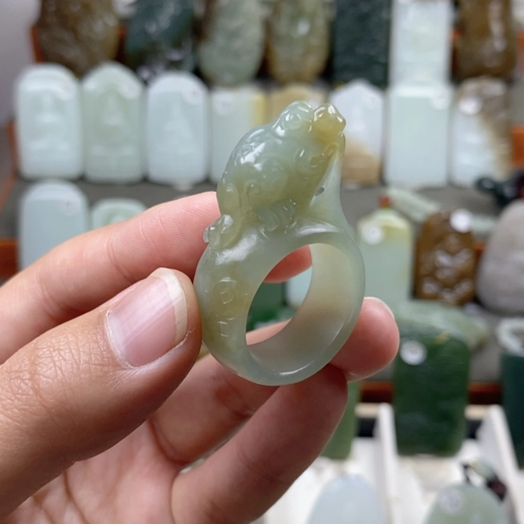 和田玉（糖玉）未镶嵌颈饰