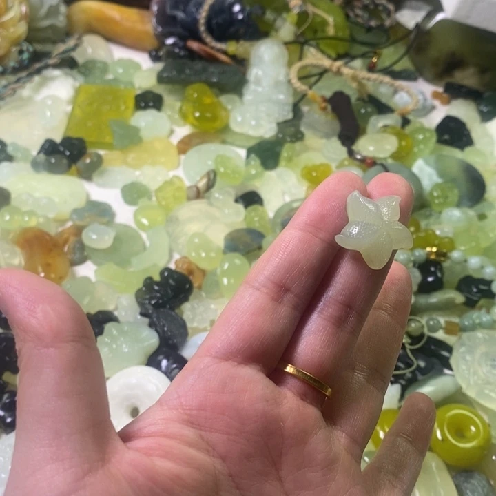 蛇纹石玉合金颈饰