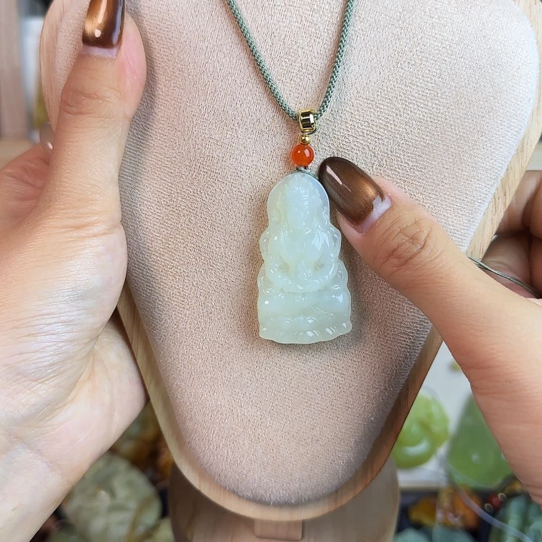 蛇纹石玉未镶嵌颈饰