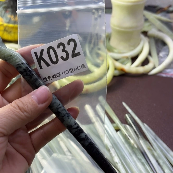 蛇纹石玉发饰合金兰