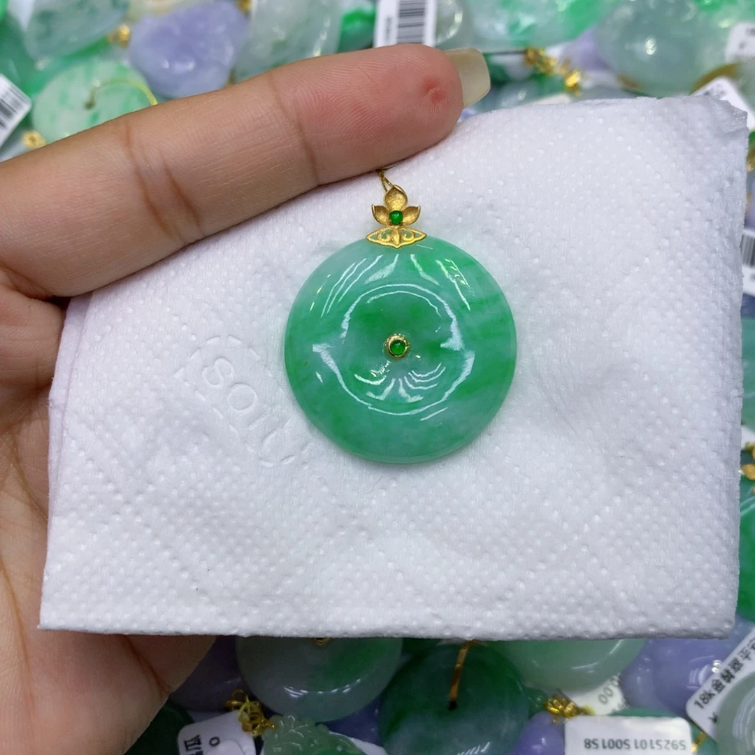 绯***梦翡翠18K金镶嵌颈饰