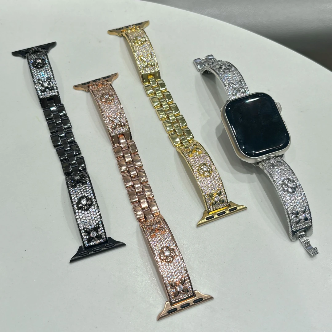 适用苹果手表s10表带四叶草满钻铜手镯iwatch s9 s8 s7 s6 se表带