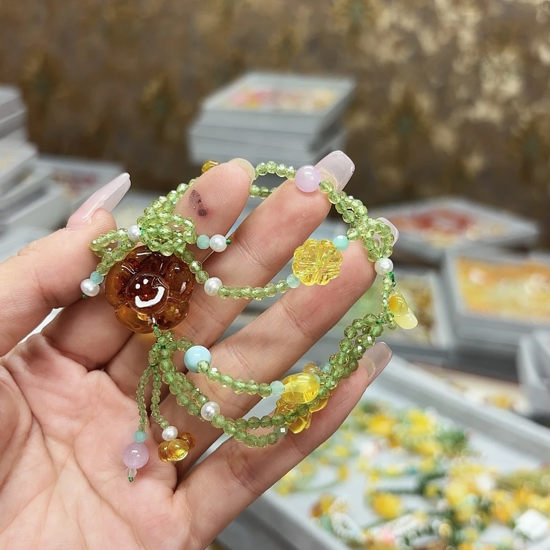 琥珀未镶嵌颈饰琥珀