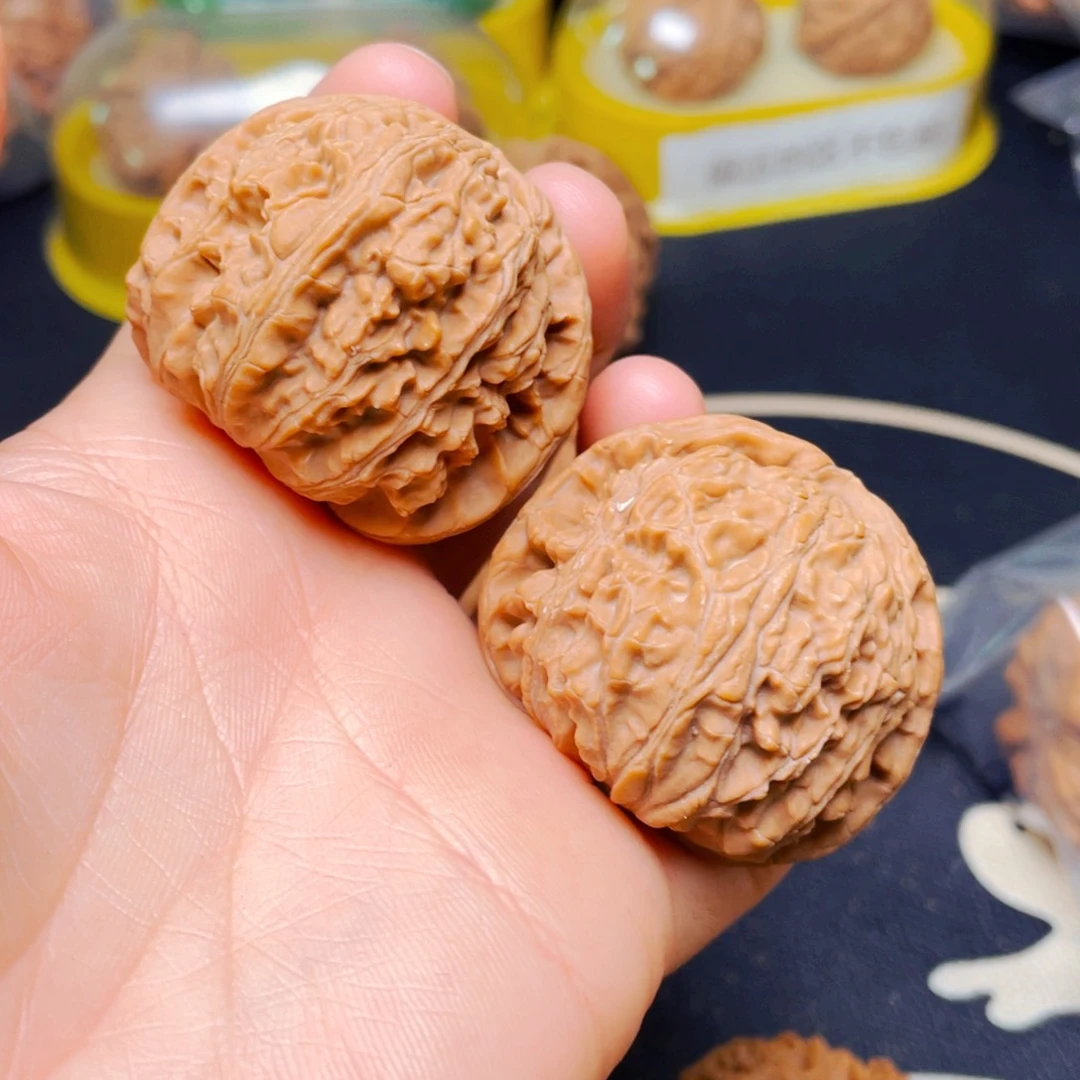 吊坠文玩核桃闷白狮子头