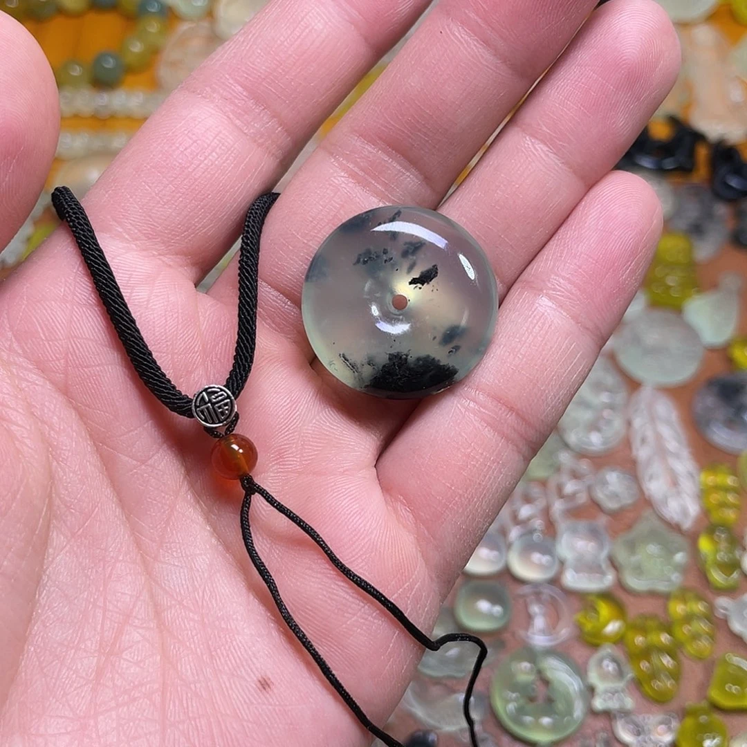 蛇纹石玉吊坠未镶嵌很***柴