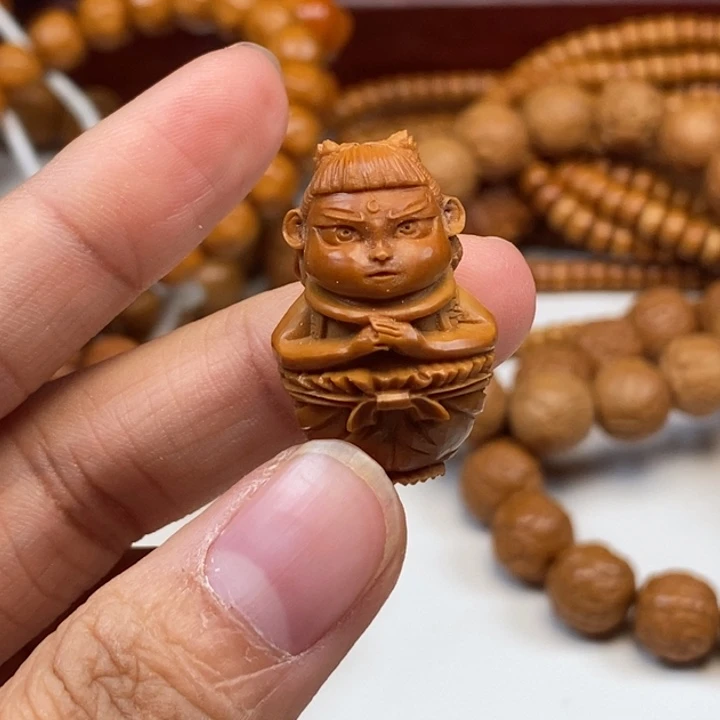 橄榄核吊坠  哪吒