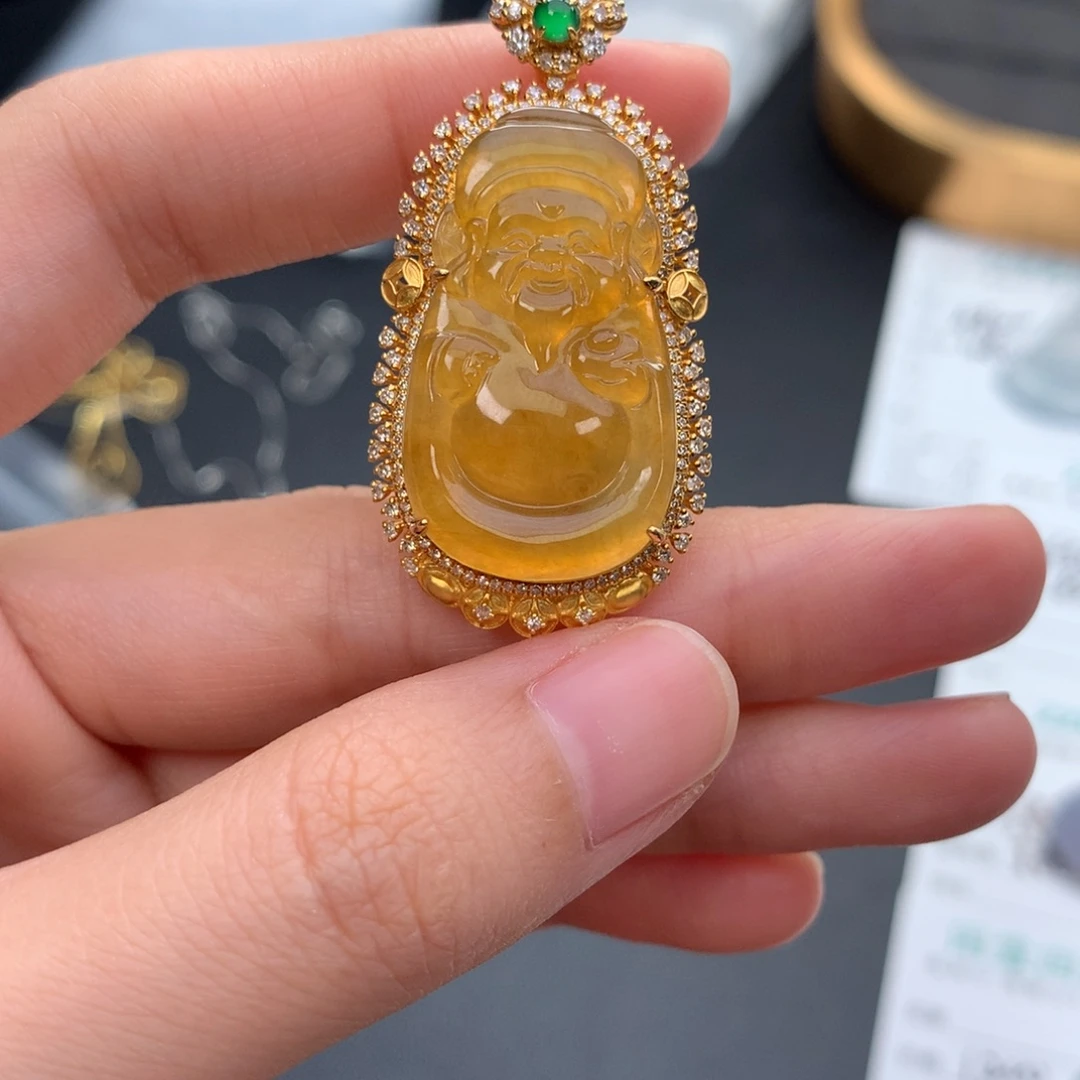 颈饰18K金镶嵌翡翠